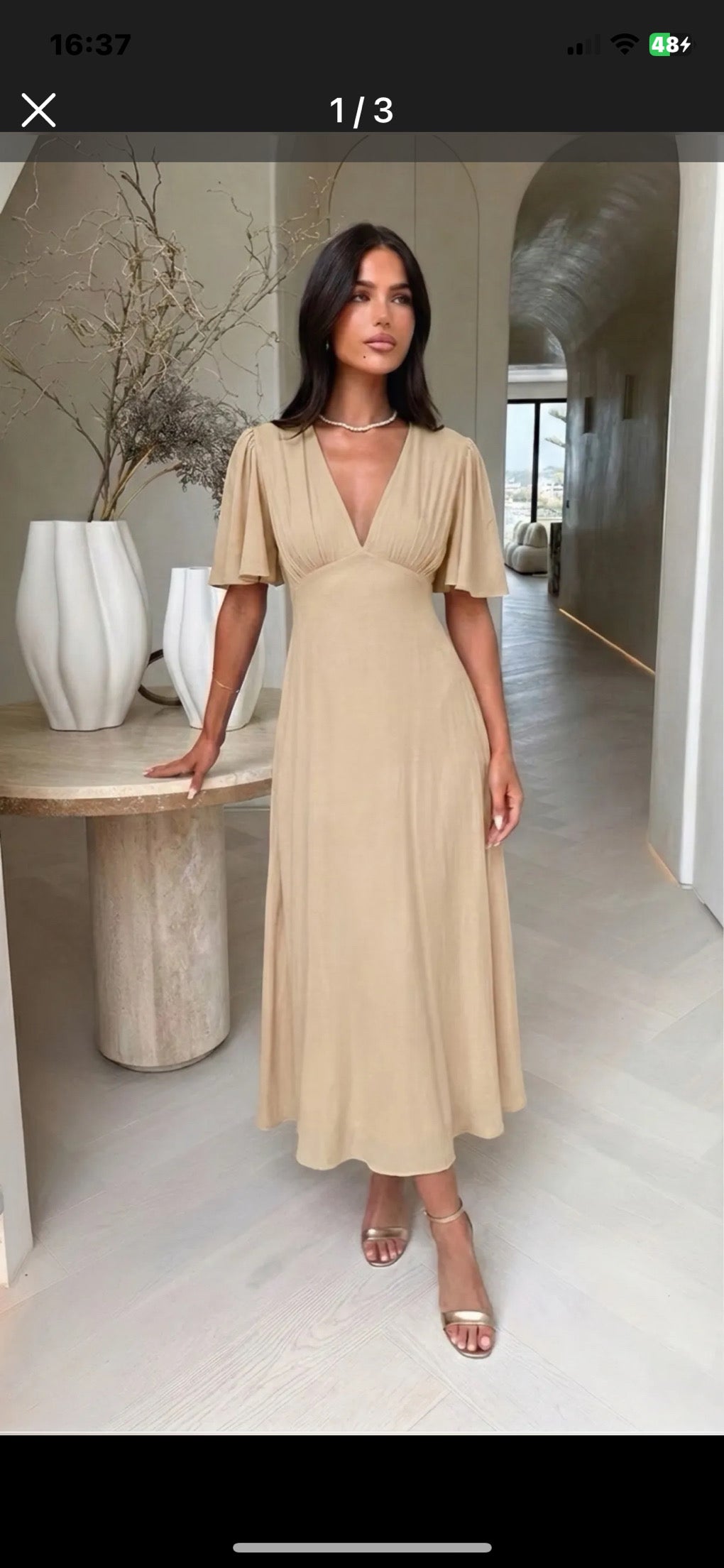 Robe longue à manches papillon