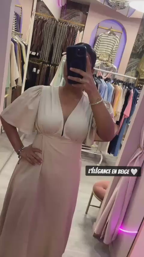Robe longue à manches papillon